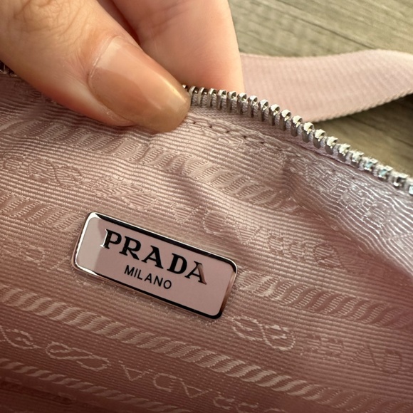 Prada Re-Edition 2005 Re-Nylon bag - Picture 5 of 11
